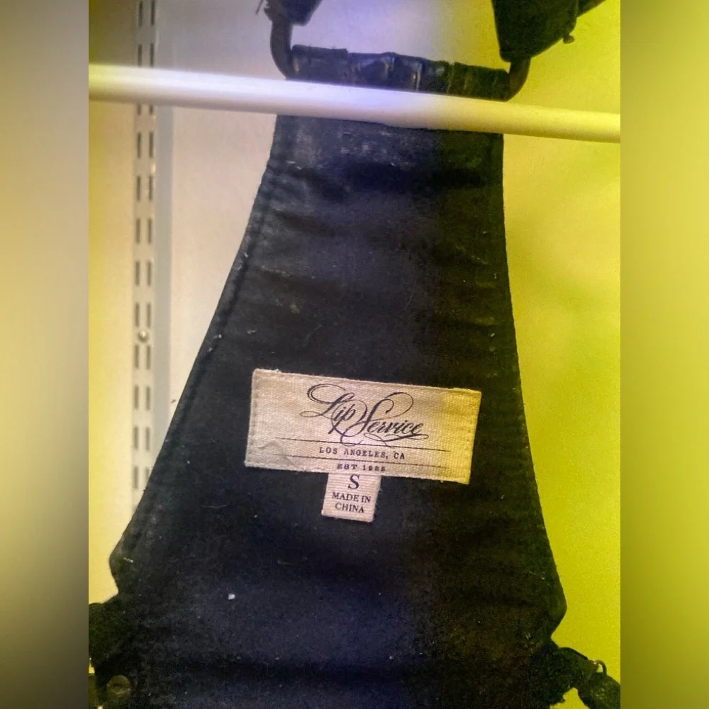 Lip service vegan leather crop top - Picture 3 of 3